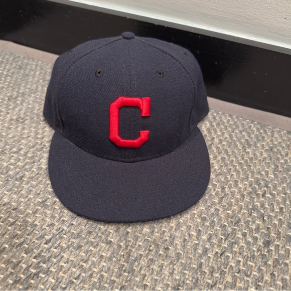 59Fifty Cleveland Guardians Blue Cap with Red Logo Baseball MLB Size  7 3/4 - Picture 2 of 7